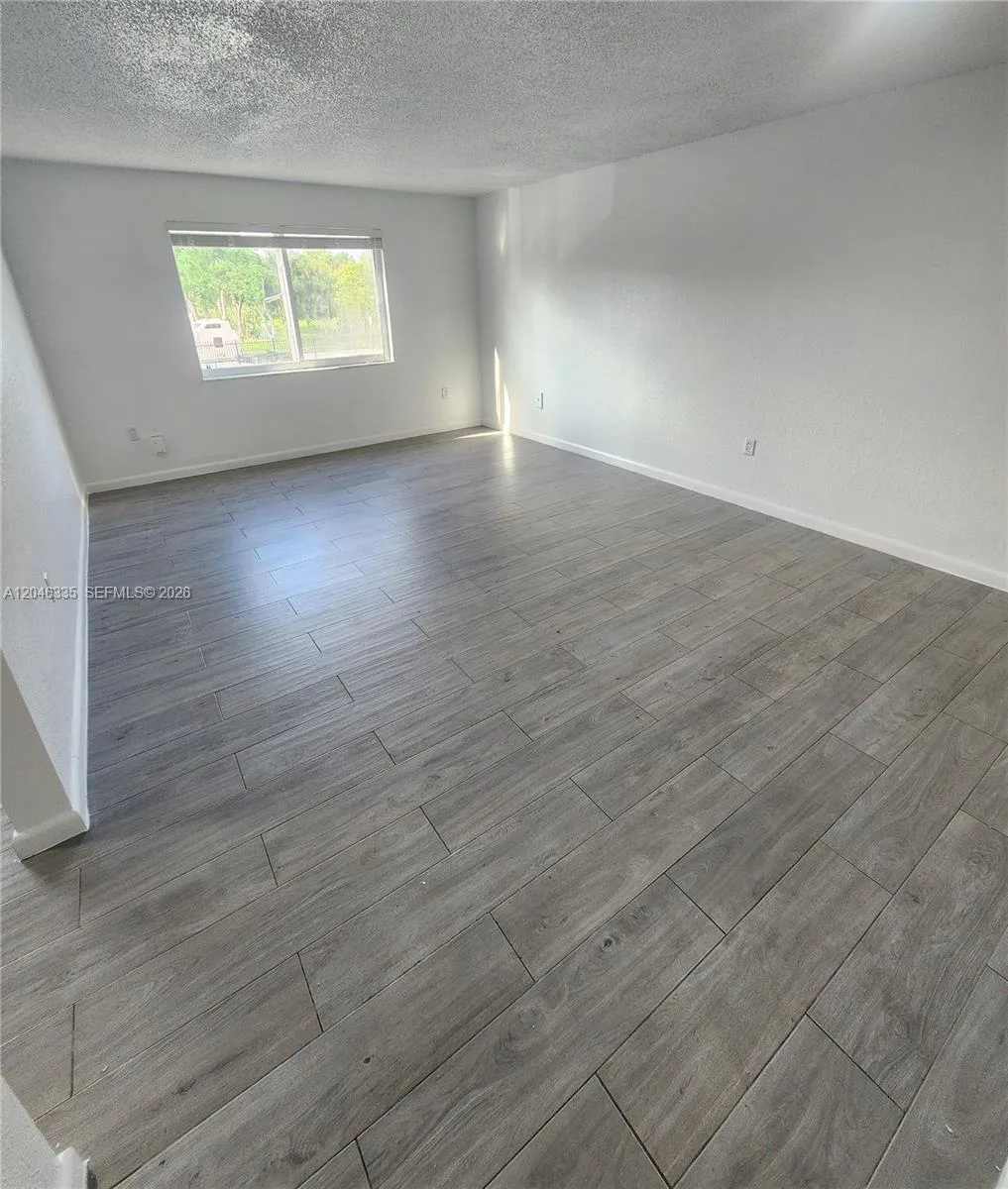 10900 SW 196th St # 204, Cutler Bay, FL 33157 photo 4