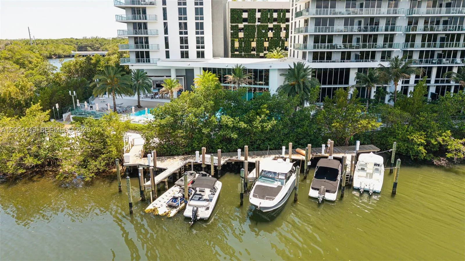 16385 Biscayne Blvd # 3001, North Miami Beach, FL 33160 photo 2