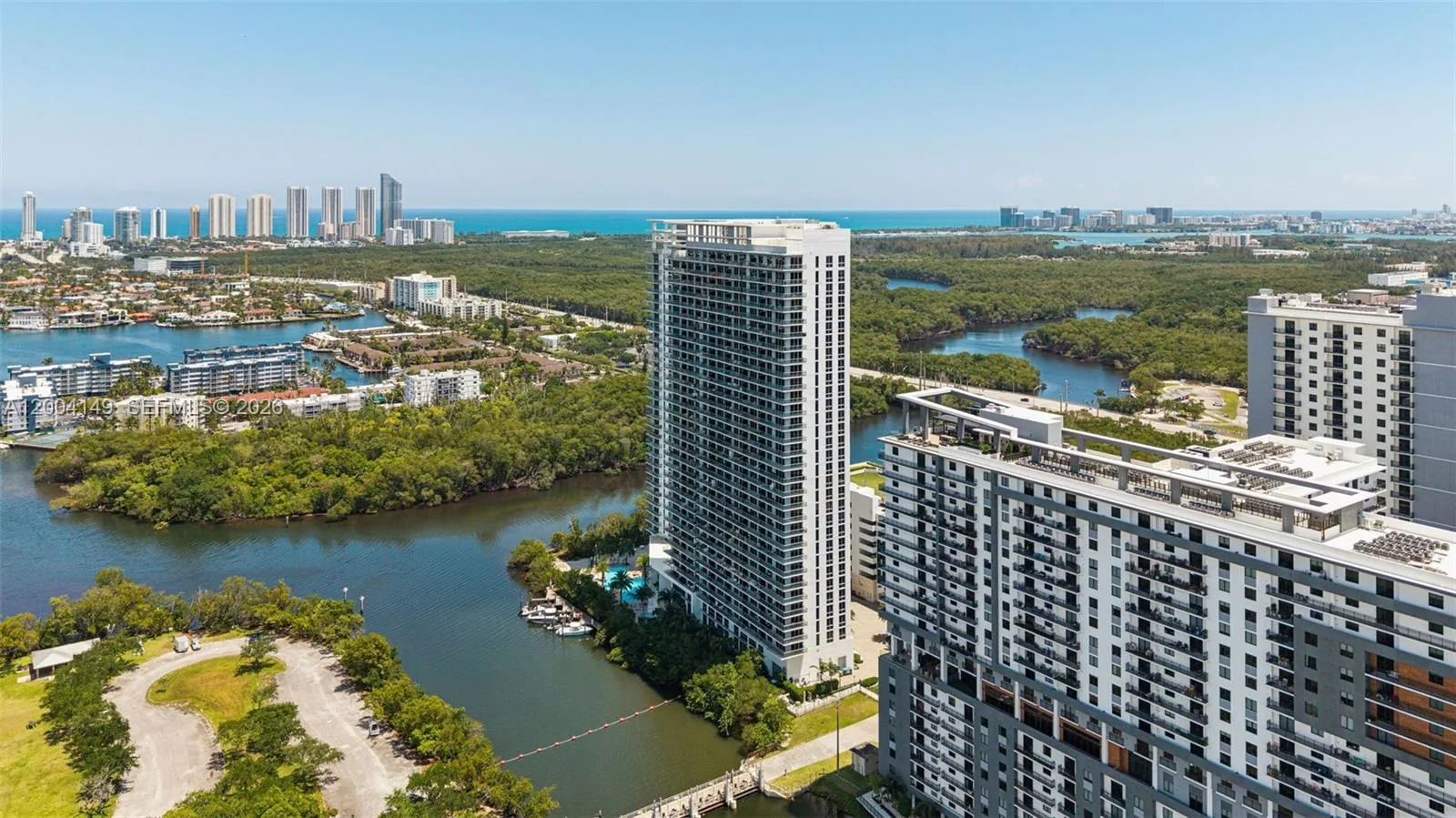 16385 Biscayne Blvd # 3001, North Miami Beach, FL 33160 photo 3