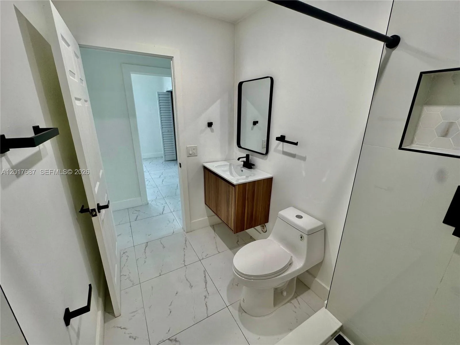 421 NW 13th Ave # A, Miami, FL 33125 photo 8