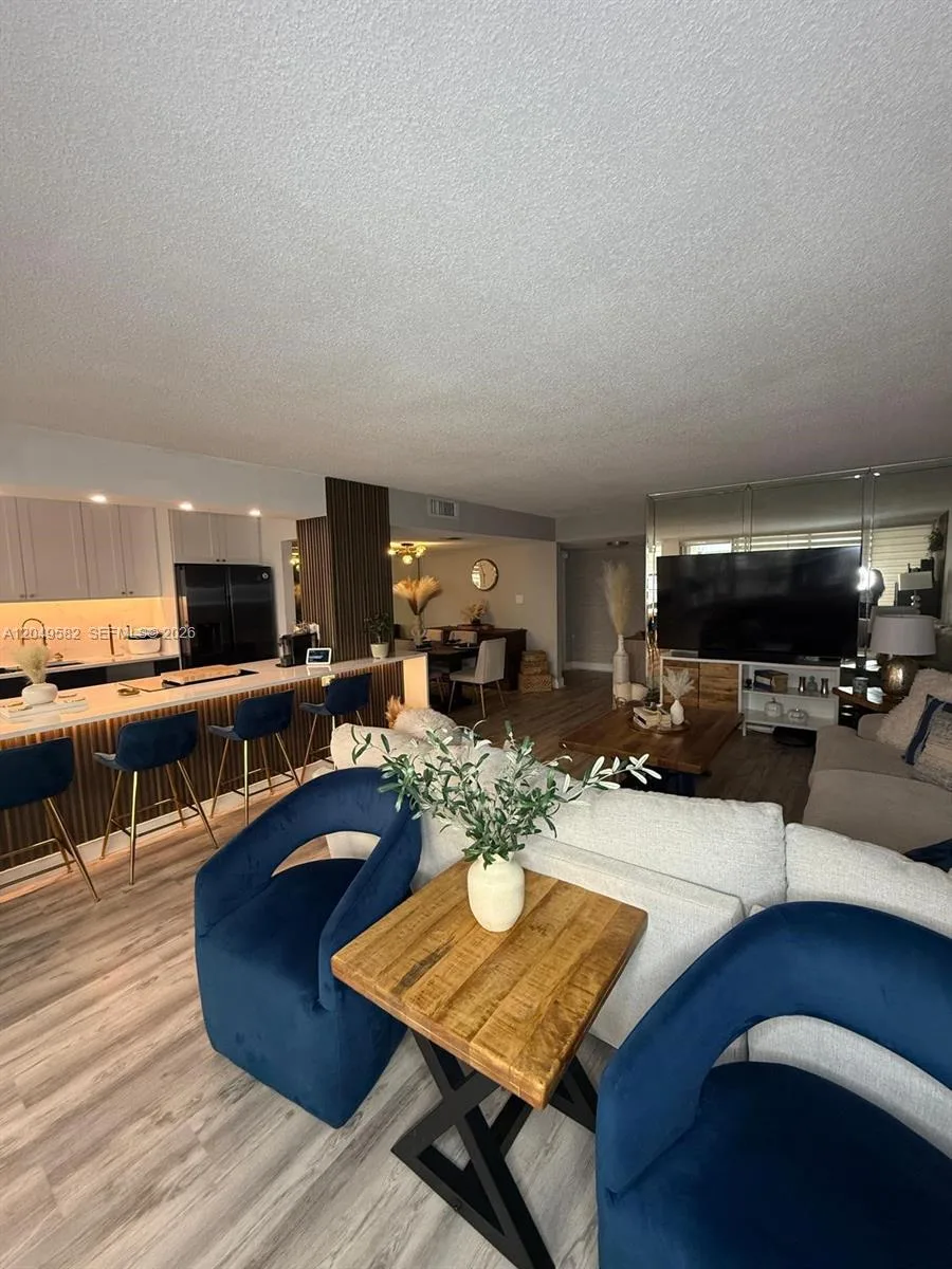 18061 Biscayne Blvd # 404, Aventura, FL 33160 photo 7