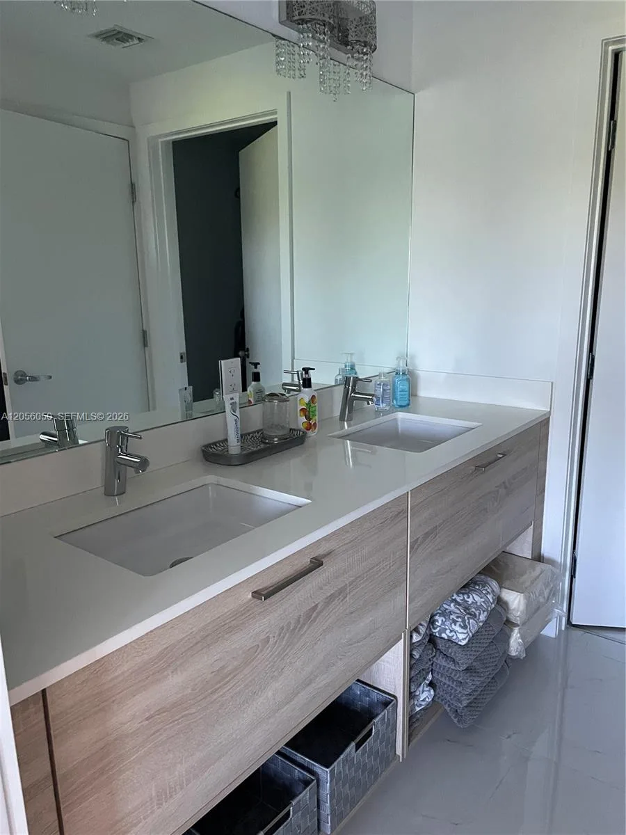 16385 Biscayne Blvd # 316, North Miami Beach, FL 33160 photo 2