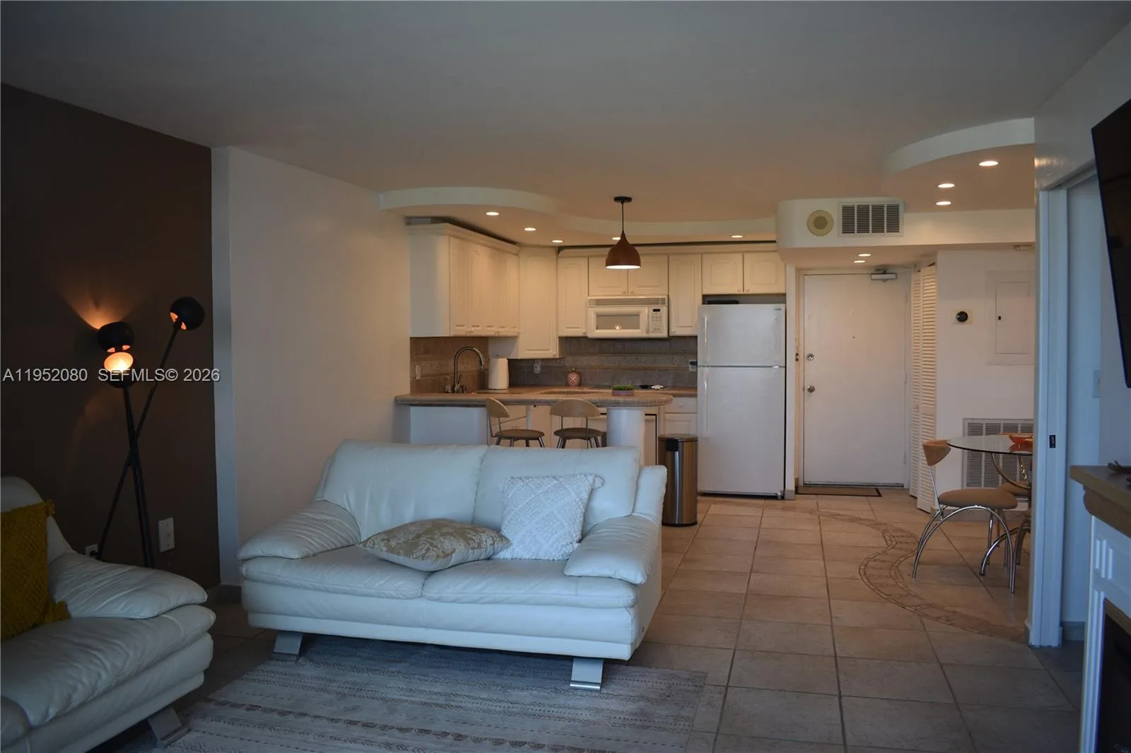 465 Ocean Dr # 524, Miami Beach, FL 33139 photo 9