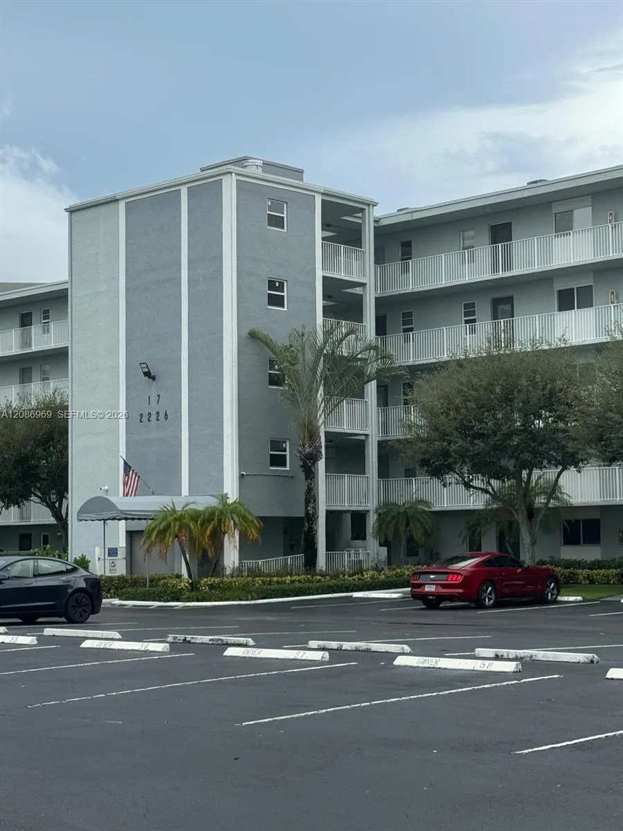 2226 N Cypress Bend Dr # 505, Pompano Beach, FL 33069