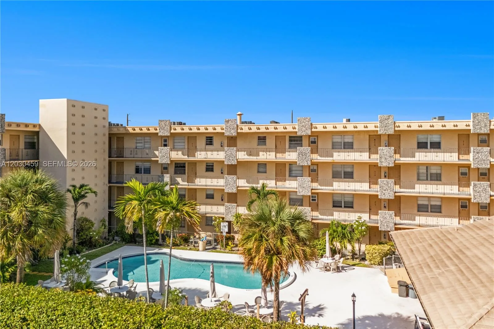 2145 Pierce St # 305, Hollywood, FL 33020