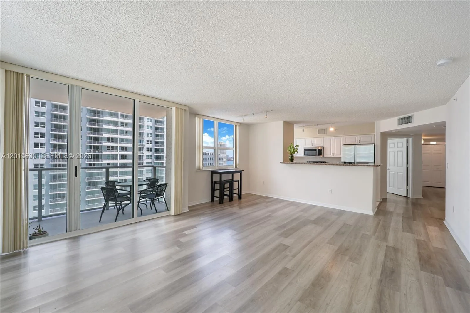 1155 BRICKELL BAY DR # 1602, Miami, FL 33131 photo 4