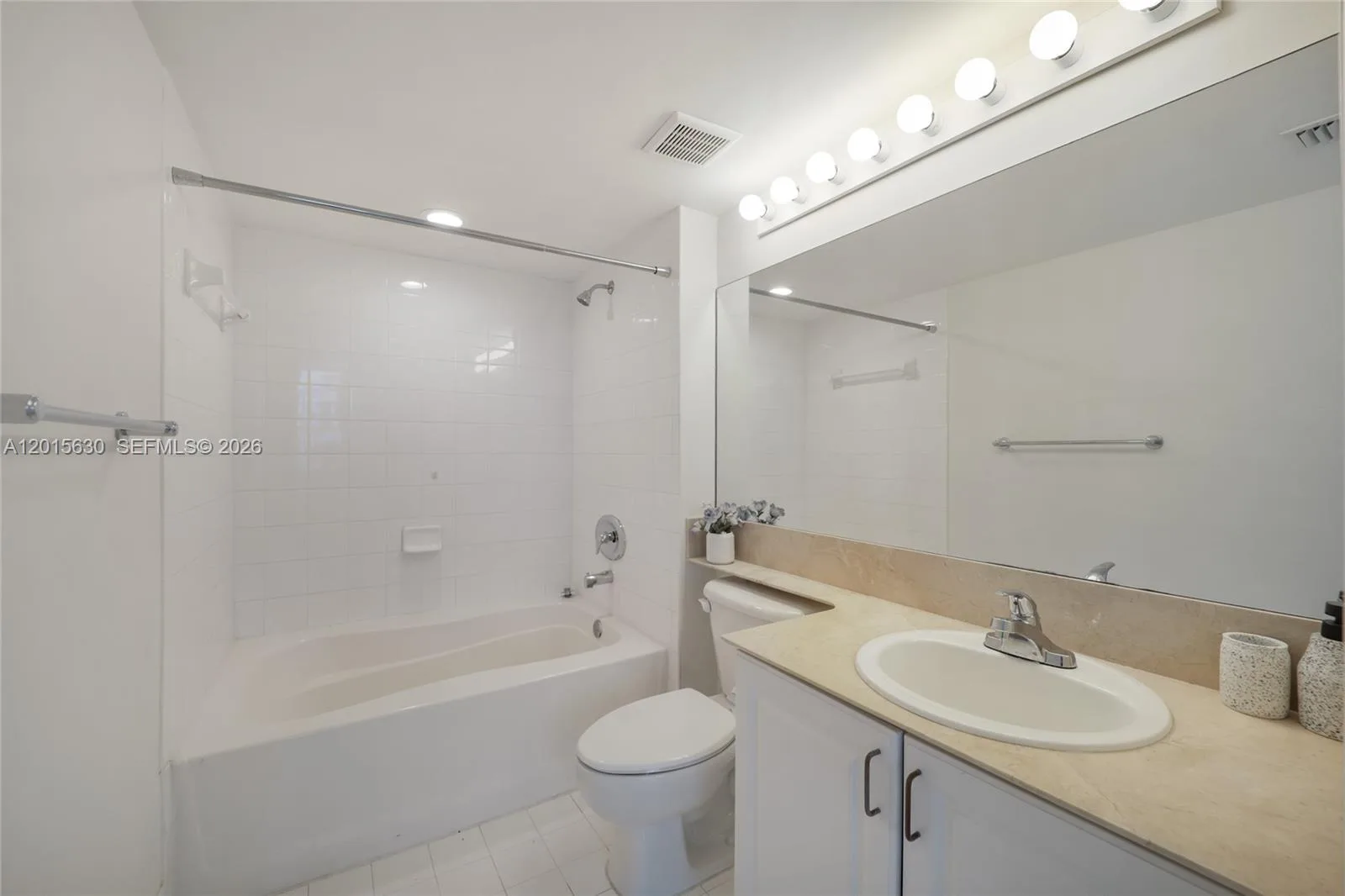 1155 BRICKELL BAY DR # 1602, Miami, FL 33131 photo 6