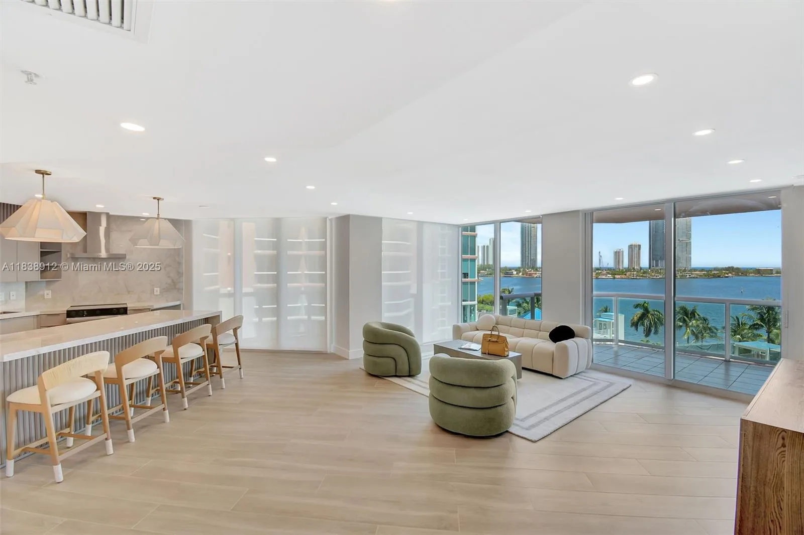 3370 Hidden Bay Dr # 812, Aventura, FL 33180
