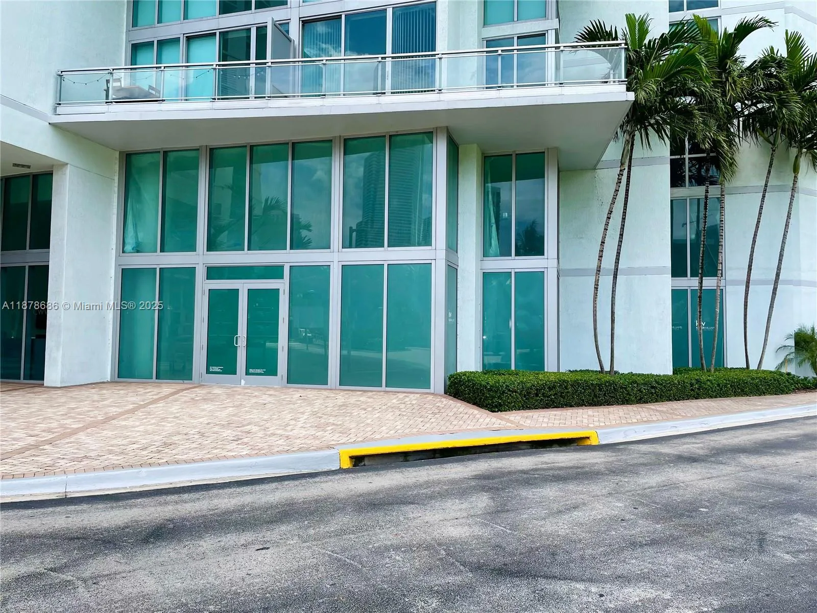 90 SW 3rd St # 6, Miami, FL 33130