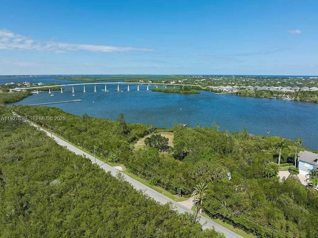 250 Live Oak Dr, Vero Beach, FL 32963 photo 3