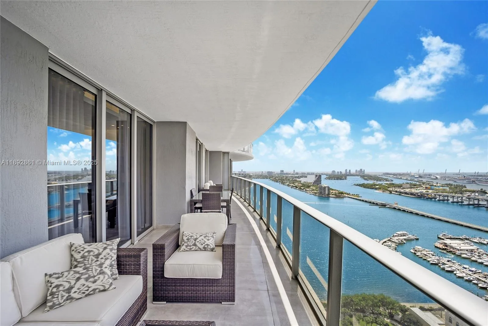 488 NE 18th St # 3210, Miami, FL 33132 photo 3