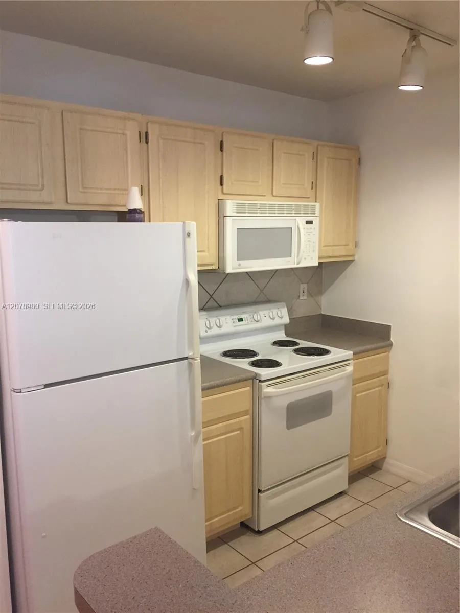 2665 SW 37th Ave # 209, Miami, FL 33133 photo 11