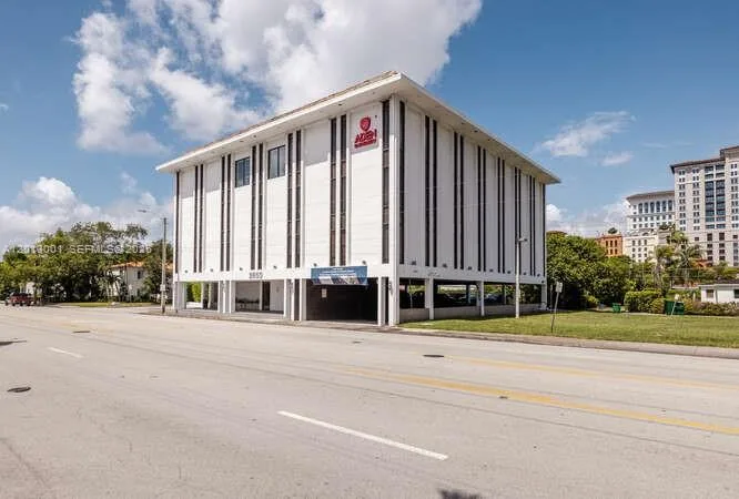 2850 S Douglas Rd, Coral Gables, FL 33134 photo 3