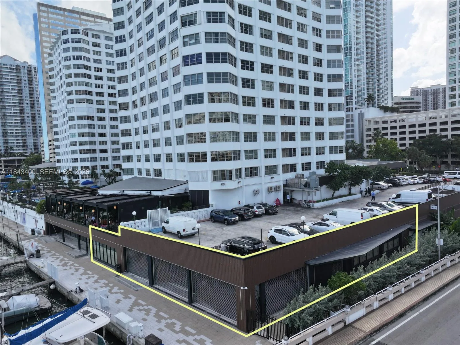 801 Brickell Bay Dr, Miami, FL 33131 photo 2