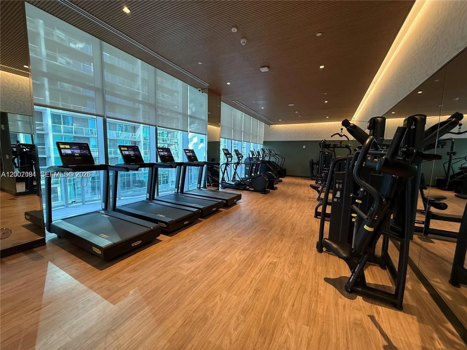 77 SE 5th Street # 1014, Miami, FL 33131 photo 3