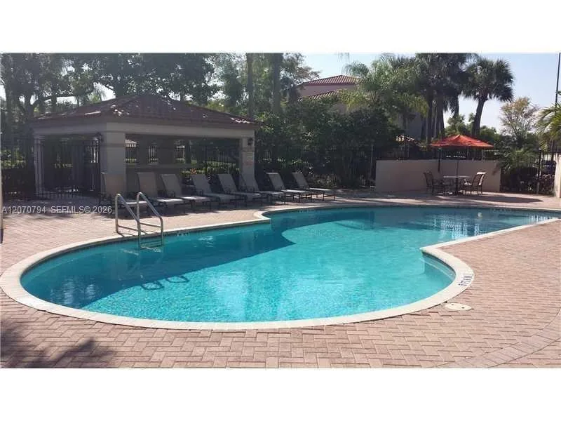9842 Nob Hill Ln # 9842/08, Sunrise, FL 33351 photo 3