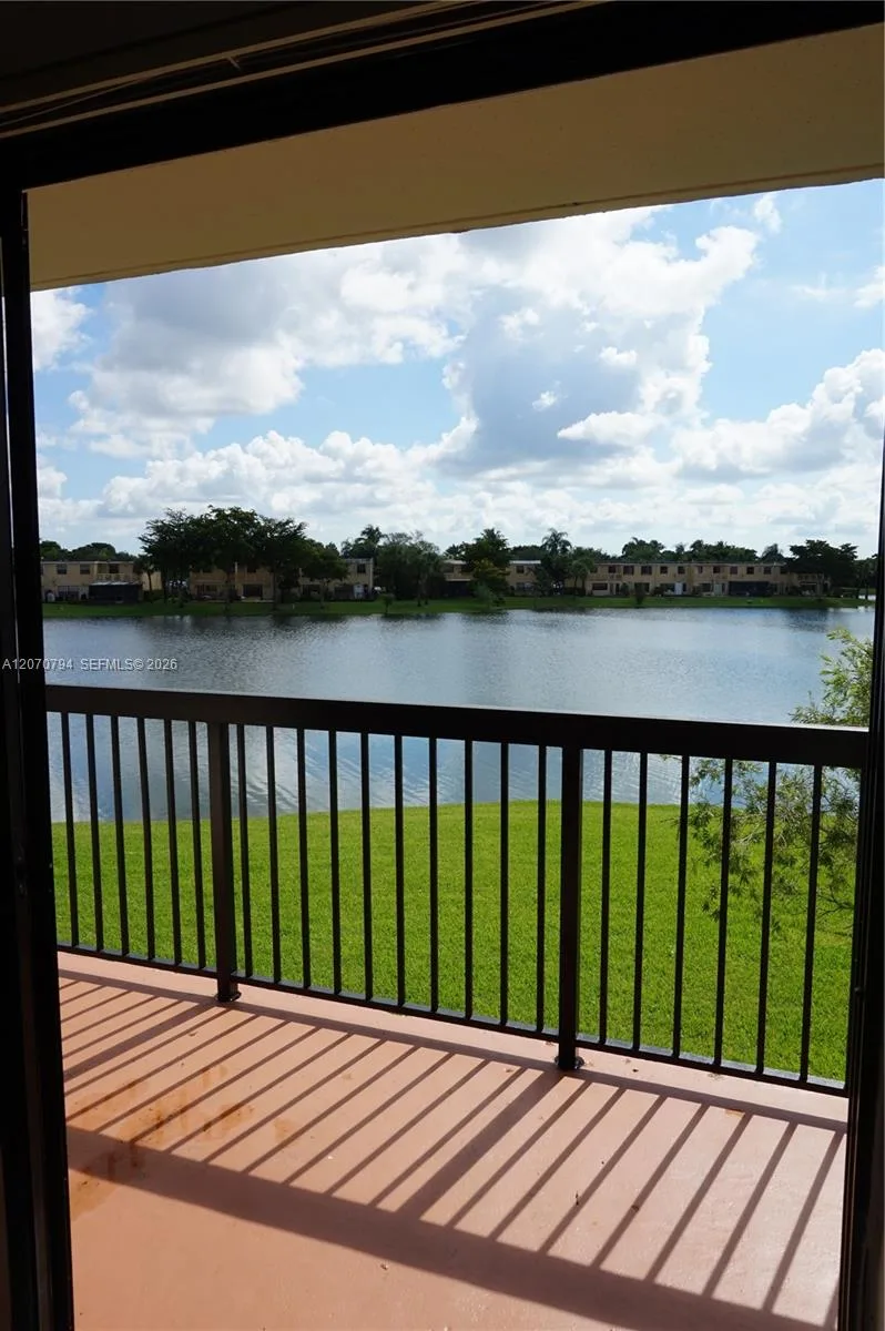 9842 Nob Hill Ln # 9842/08, Sunrise, FL 33351 photo 7