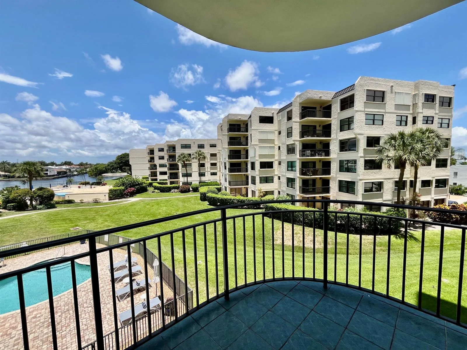 370 GOLFVIEW Road # 302, North Palm Beach, FL 33408 photo 3