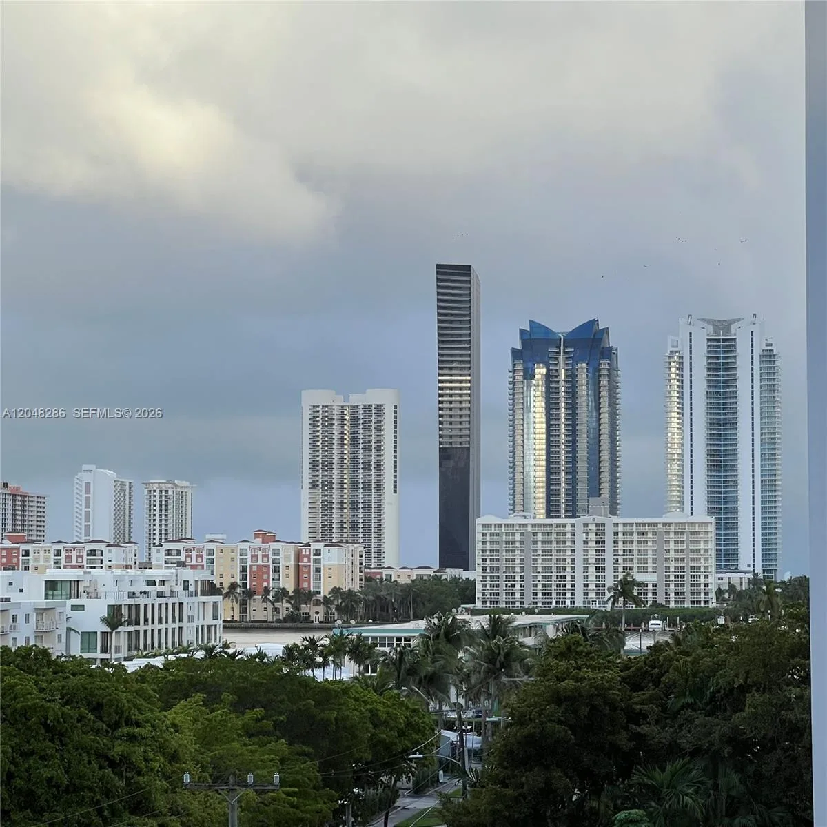 3660 NE 166th St # 607, North Miami Beach, FL 33160