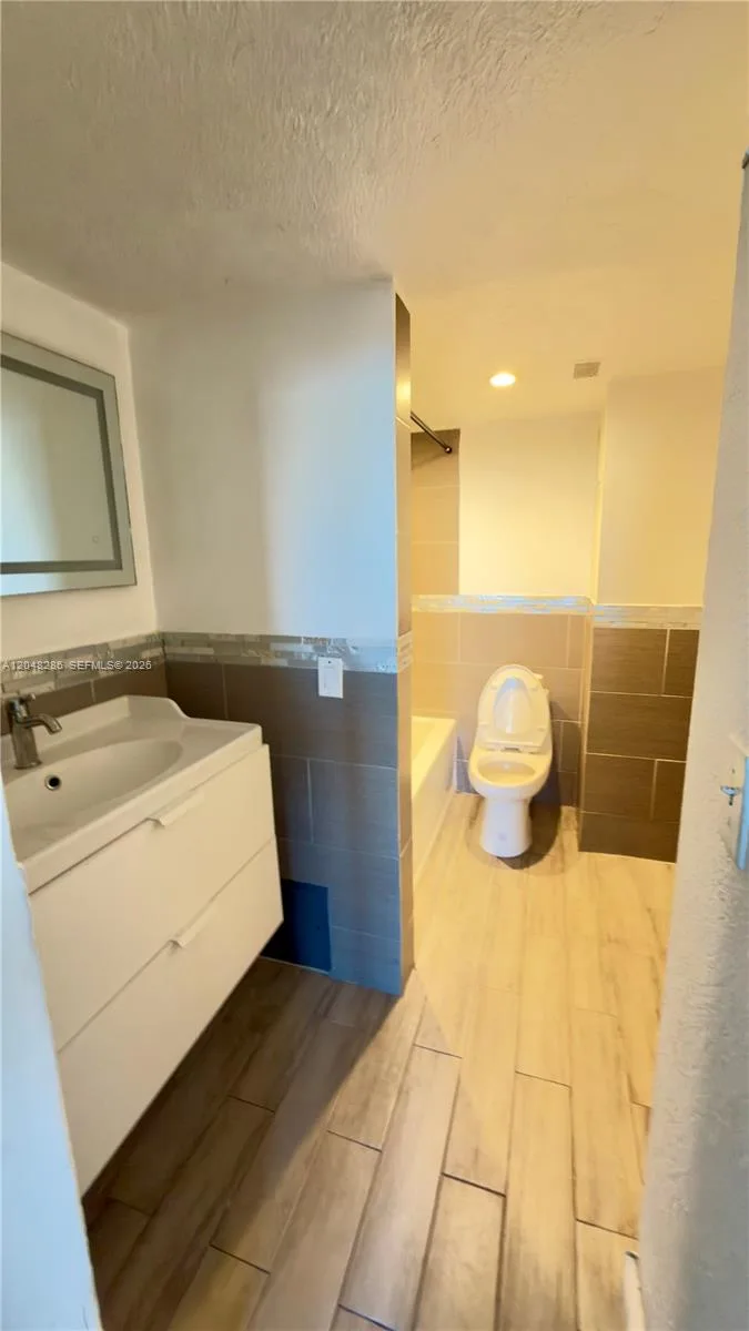 3660 NE 166th St # 607, North Miami Beach, FL 33160 photo 4