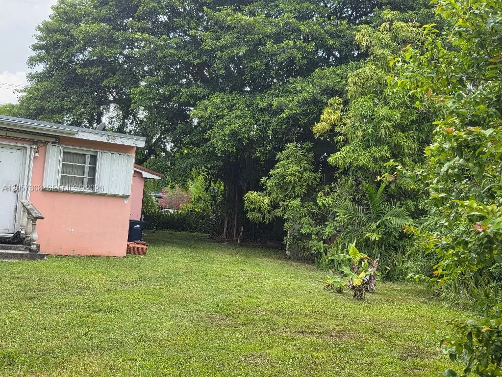 881 Albatross St, Miami Springs, FL 33166 photo 11
