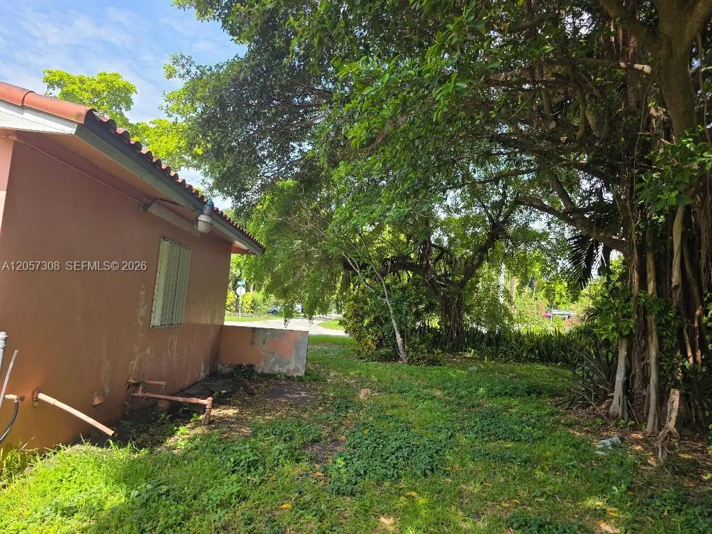 881 Albatross St, Miami Springs, FL 33166 photo 12