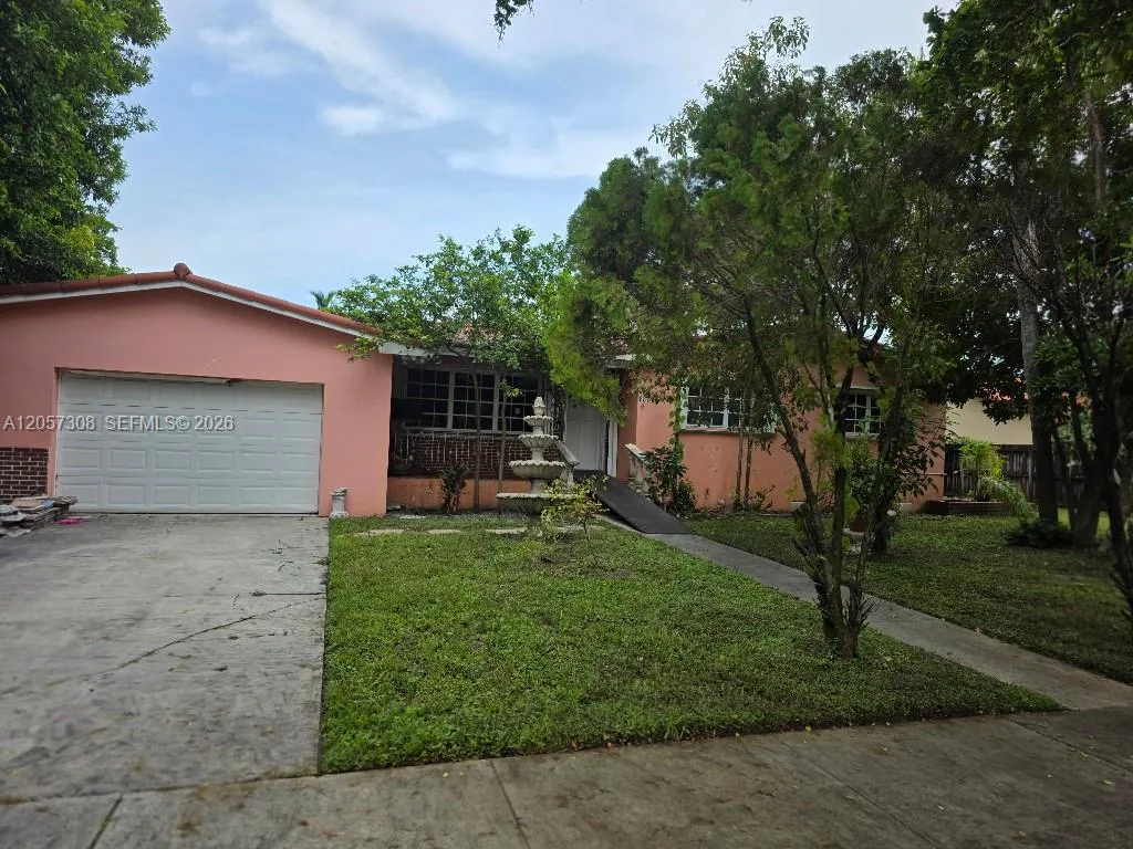 881 Albatross St, Miami Springs, FL 33166 photo 3