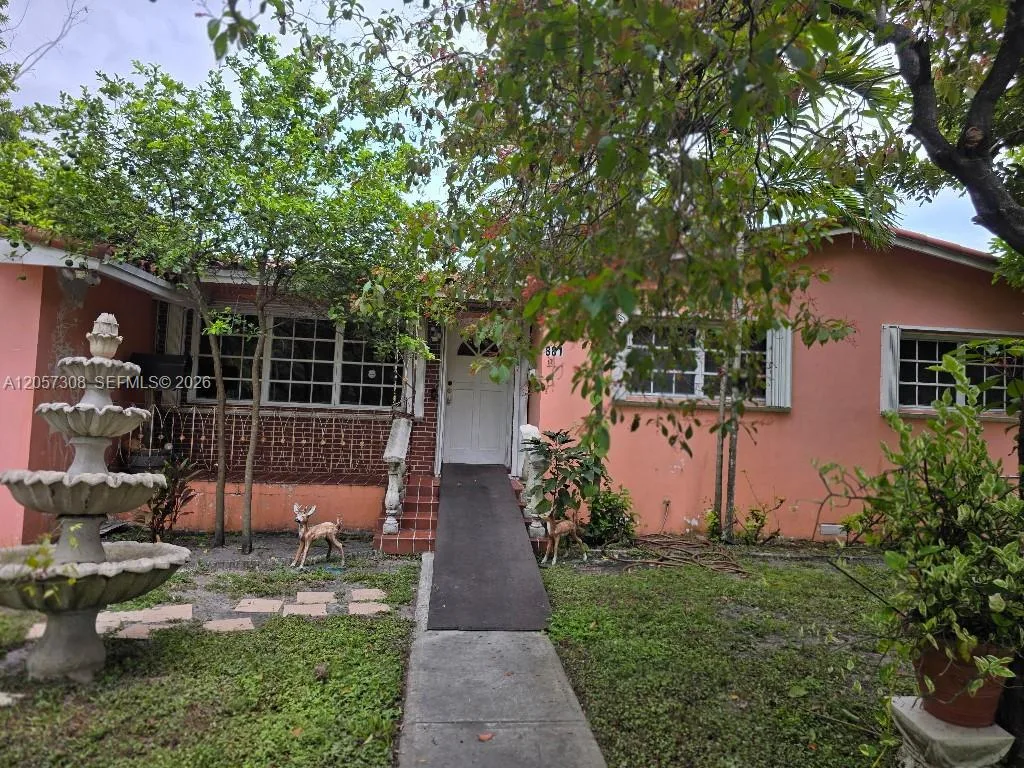 881 Albatross St, Miami Springs, FL 33166 photo 4