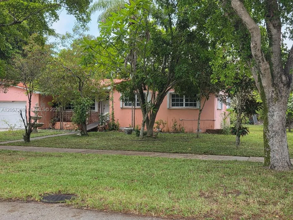 881 Albatross St, Miami Springs, FL 33166 photo 6
