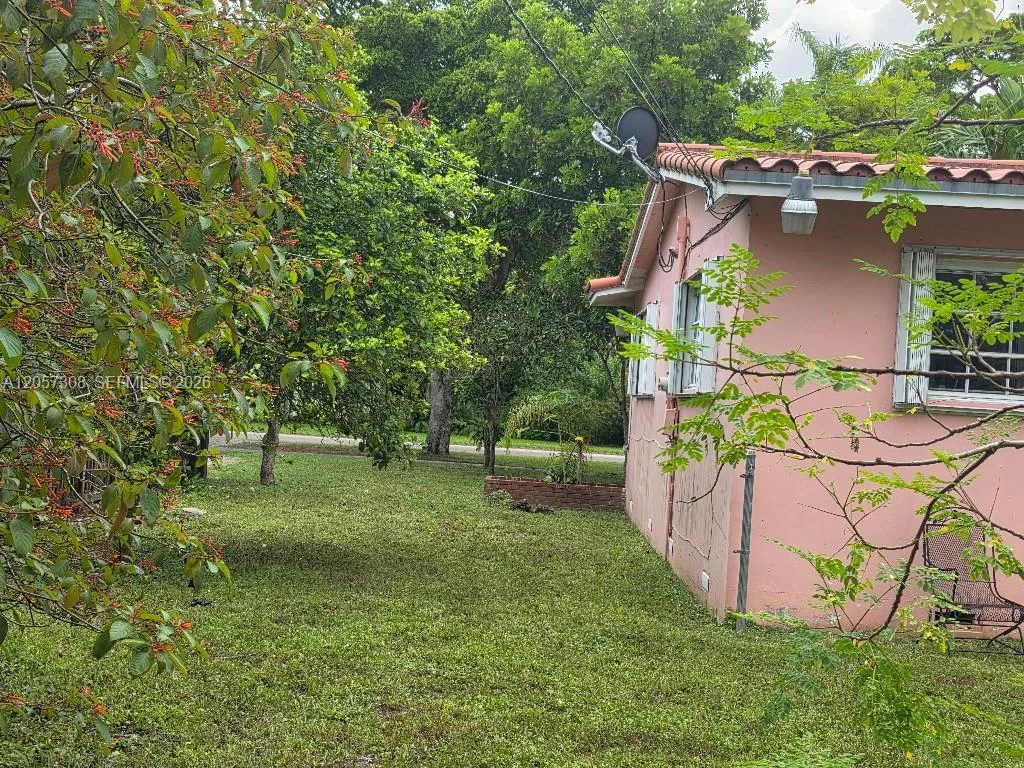 881 Albatross St, Miami Springs, FL 33166 photo 8