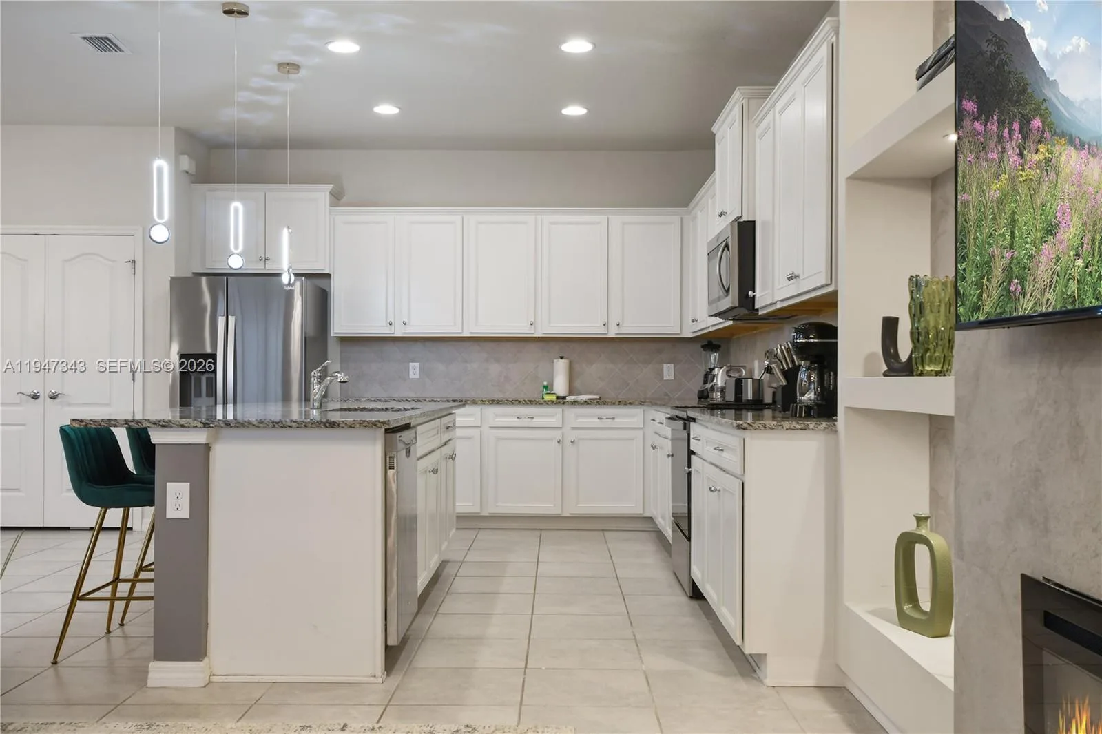 2321 Luxor Drive, Other City - In The State Of Florida, FL 34747 photo 9