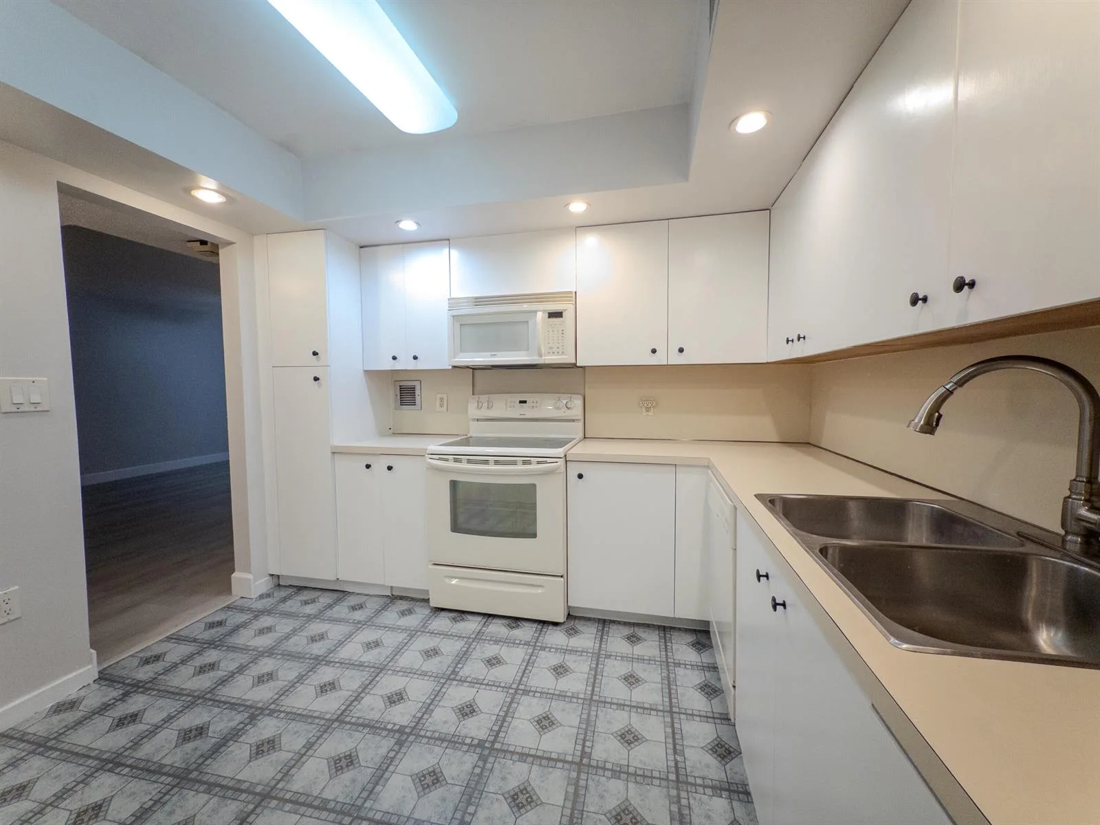 2800 N 46th # A502, Hollywood, FL 33021