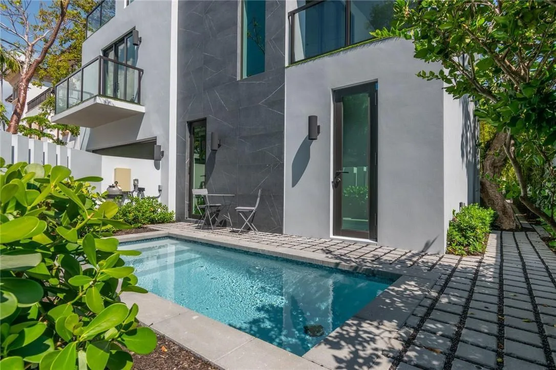 1310 SE 2ND Street, Fort Lauderdale, FL 33301