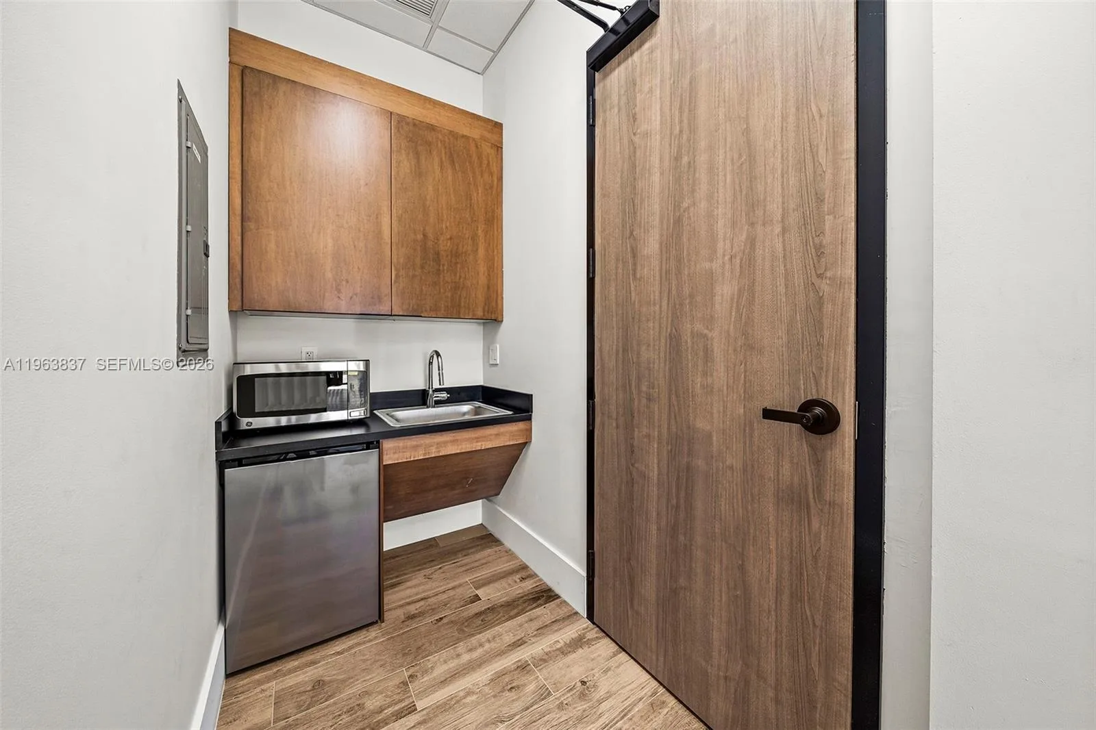 1930 N 30th Road # Suite 10, Hollywood, FL 33021 photo 8