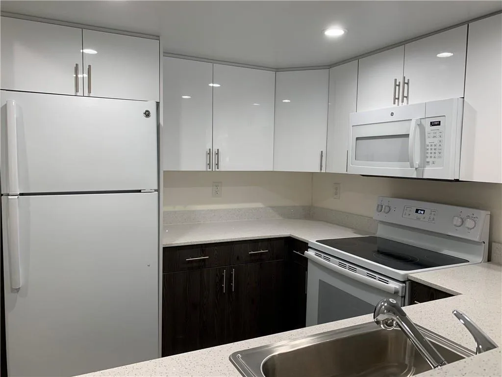 401 NW 34 Street # 86-105, Pompano Beach, FL 33064 photo 3