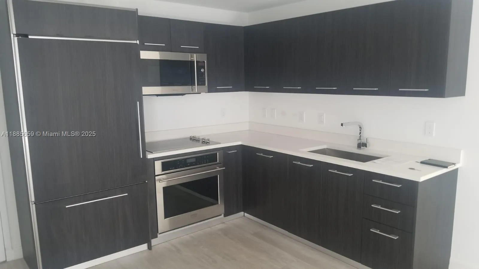 45 SW 9th St # 3607, Miami, FL 33130 photo 3