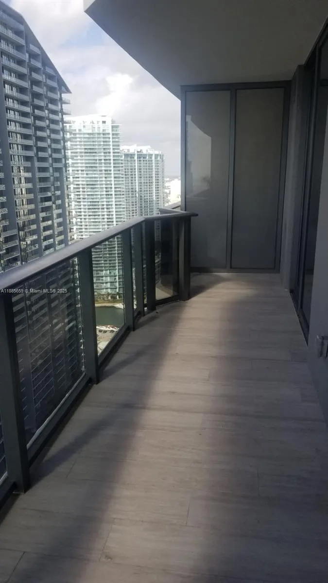45 SW 9th St # 3607, Miami, FL 33130 photo 5