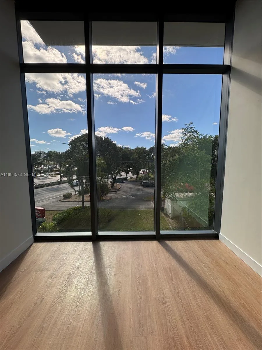 21290 Biscayne Blvd # 208, Aventura, FL 33180