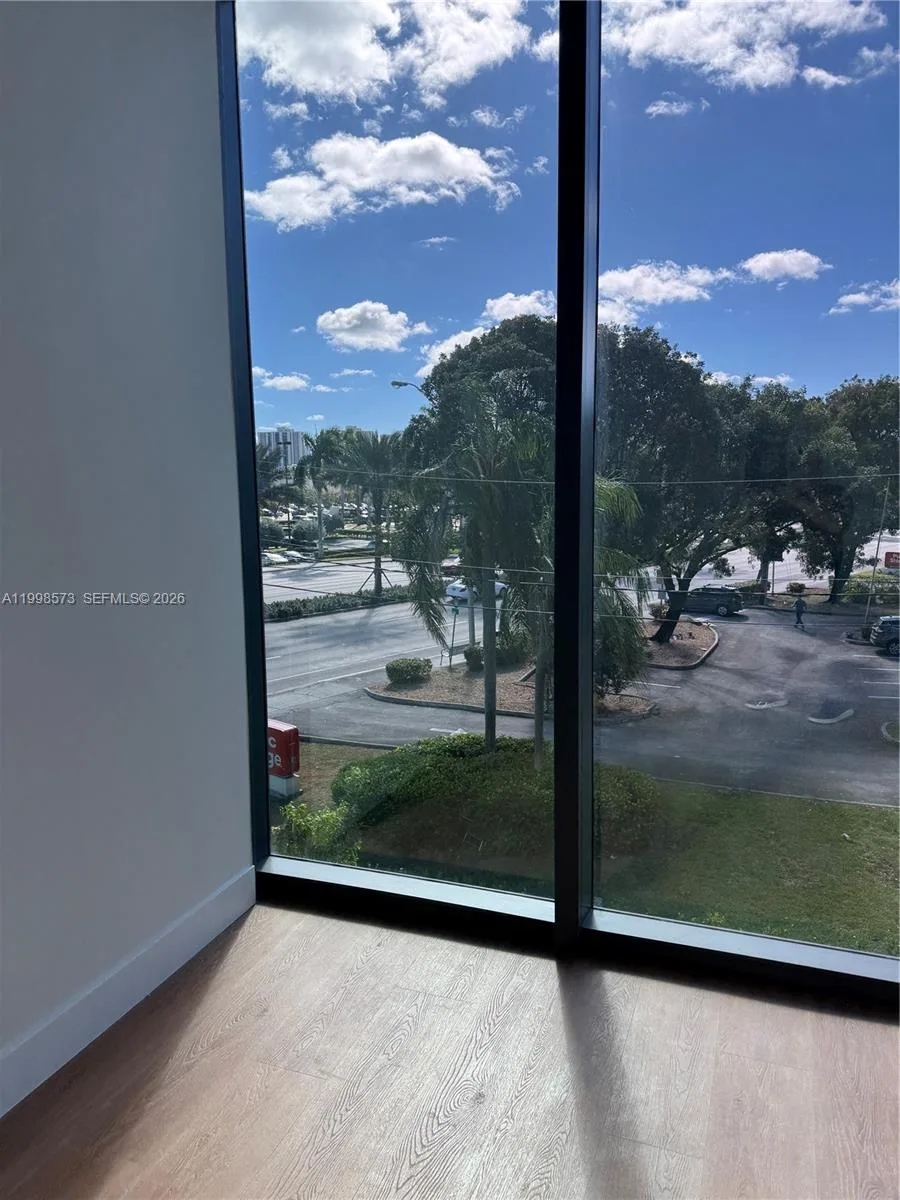 21290 Biscayne Blvd # 208, Aventura, FL 33180 photo 2