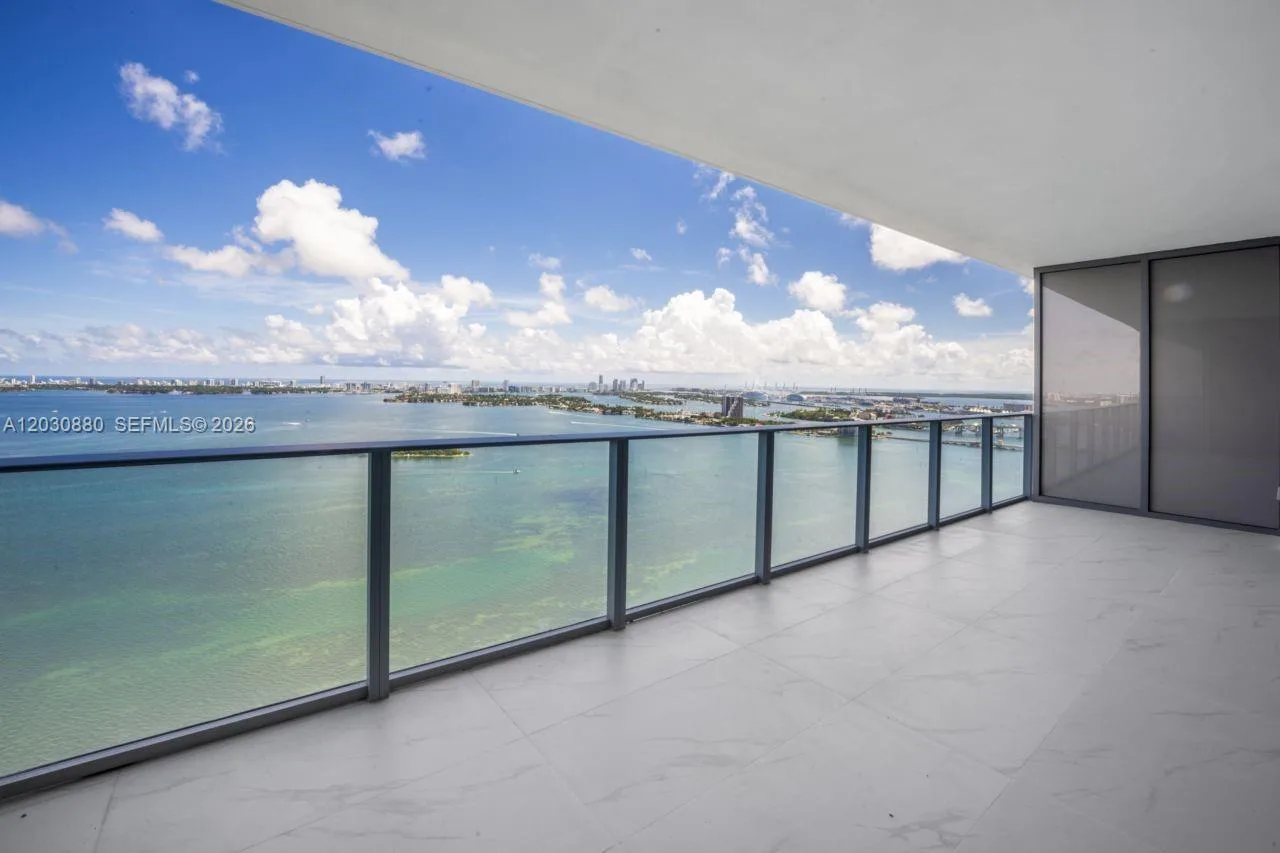 700 NE 24th St # 3502, Miami, FL 33137 photo 3