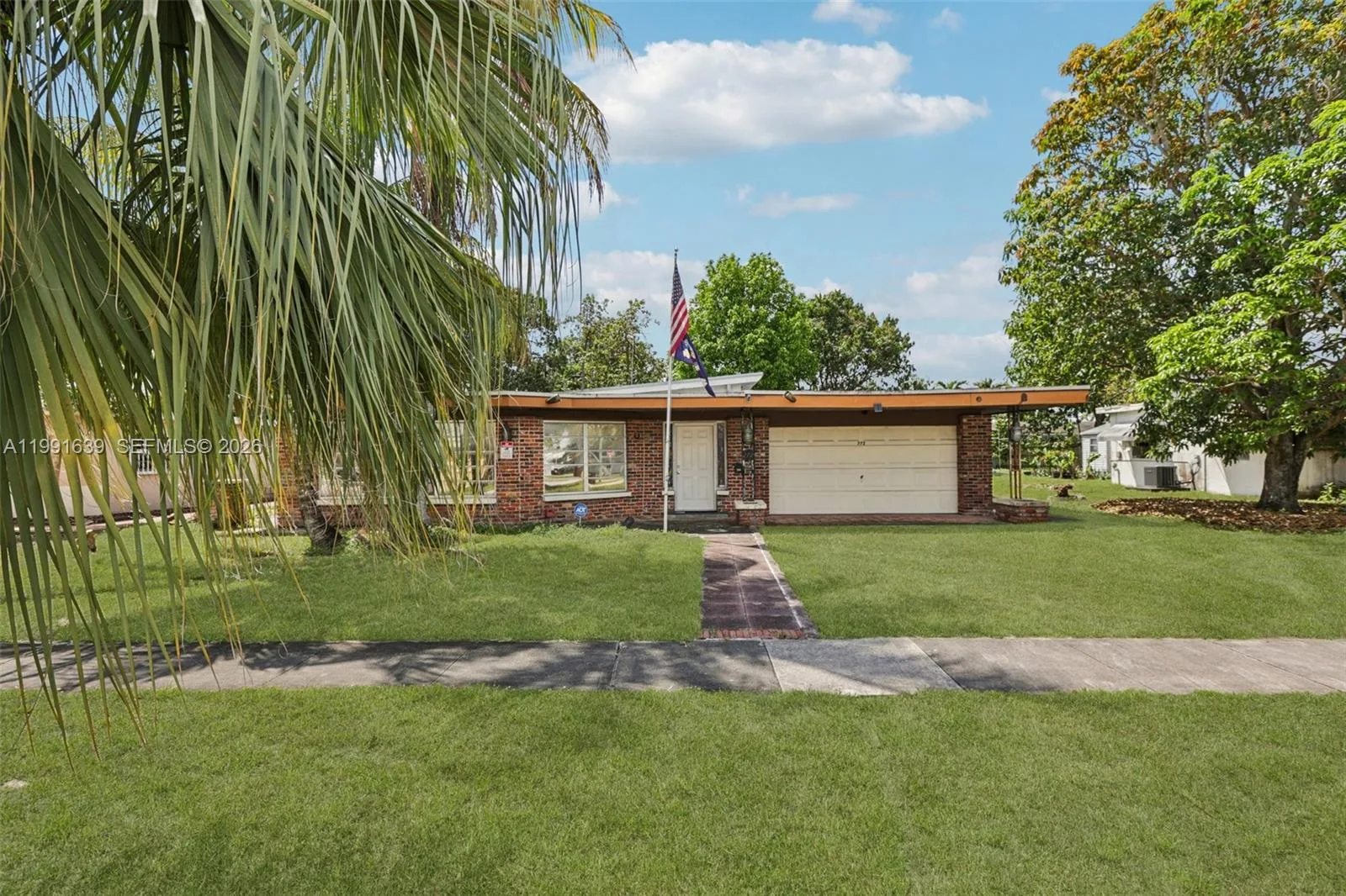 272 W 46th St, Hialeah, FL 33012