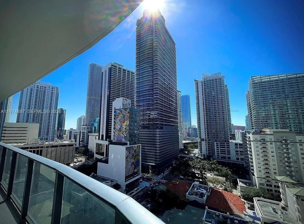 45 SW 9th St # 1206, Miami, FL 33130