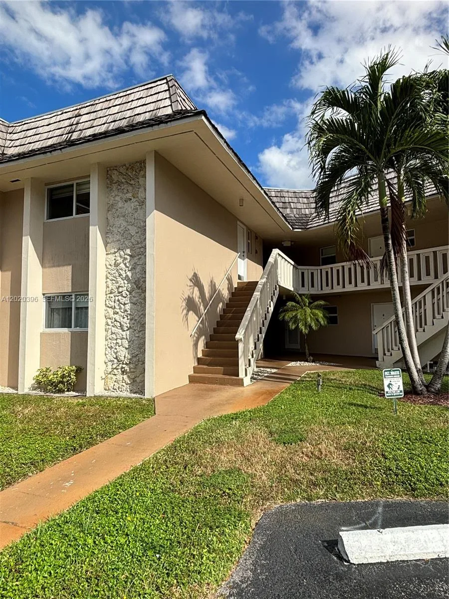7470 Miami Lakes Dr # B208, Miami Lakes, FL 33014
