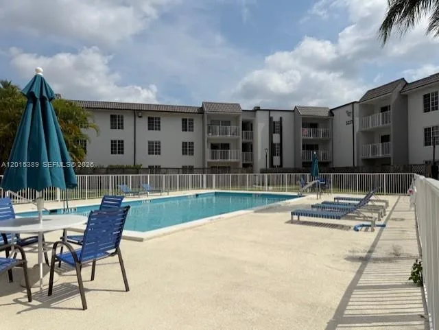 5201 NW Geneva Way # 103, Doral, FL 33166
