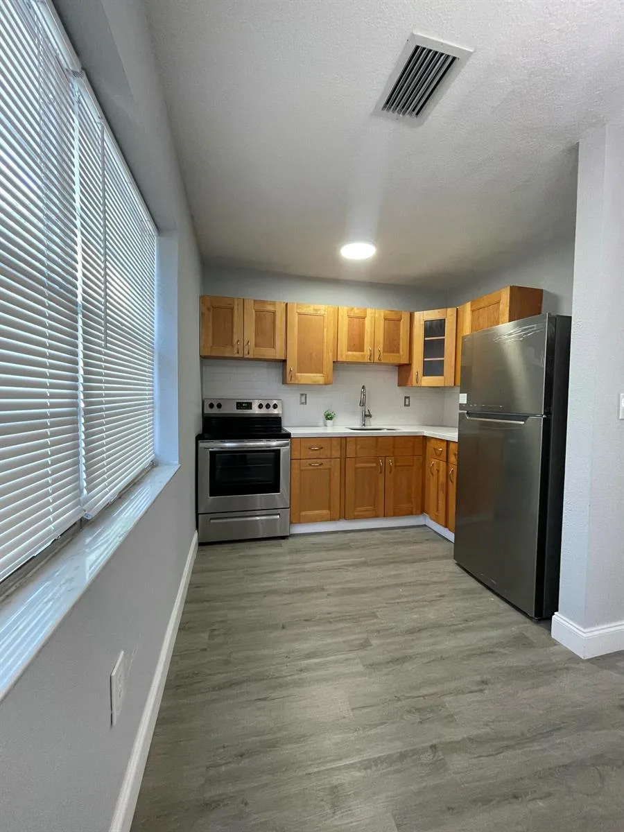 110 SE 7TH Street # 2, Hallandale Beach, FL 33009 photo 7