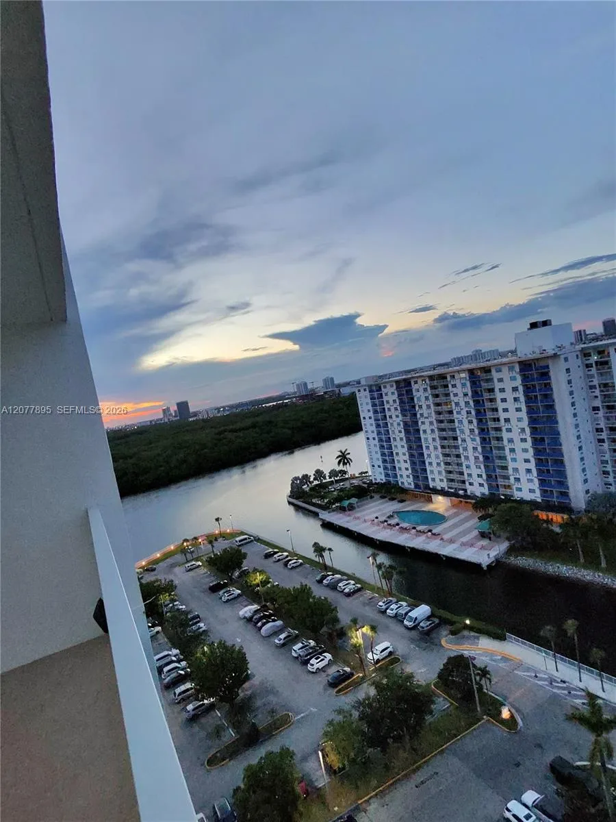 500 Bayview Dr # 1723, Sunny Isles Beach, FL 33160 photo 2