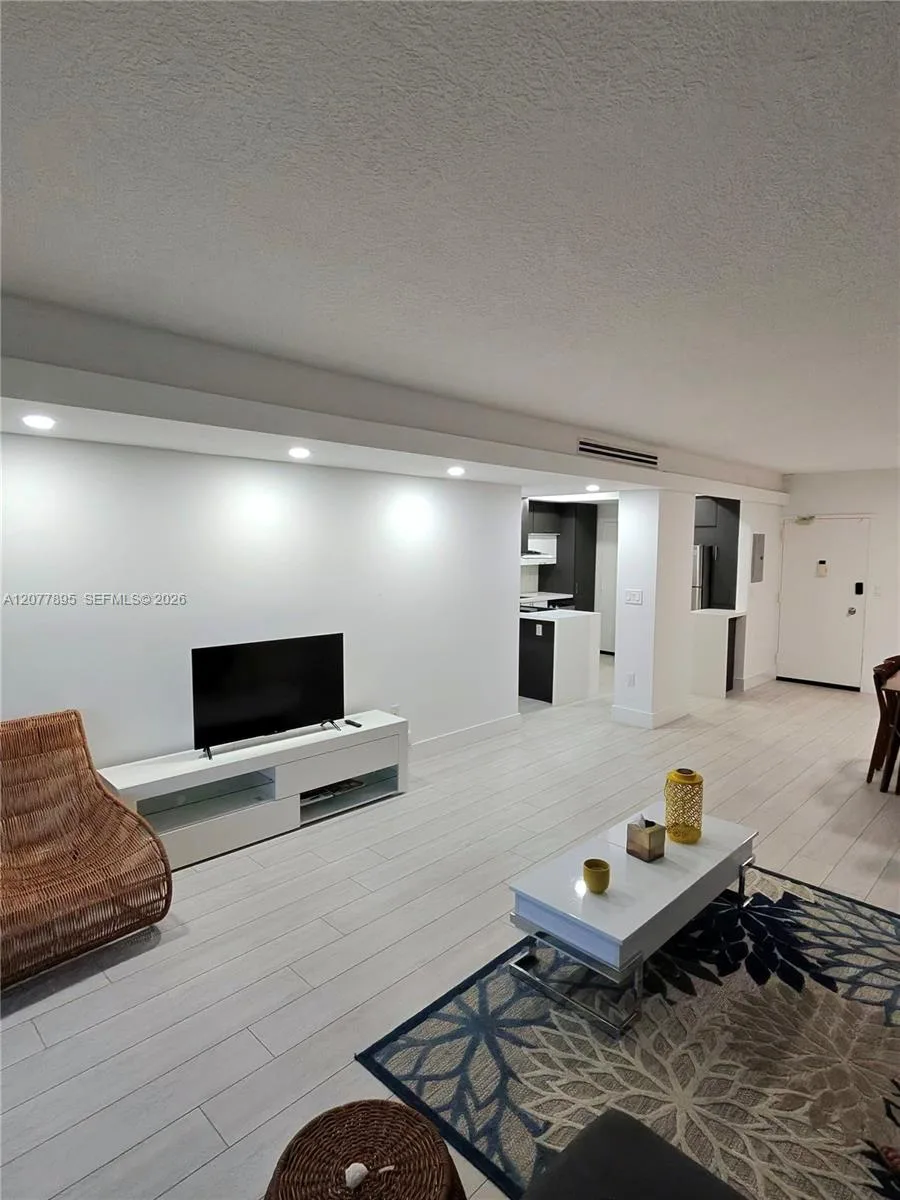 500 Bayview Dr # 1723, Sunny Isles Beach, FL 33160 photo 4