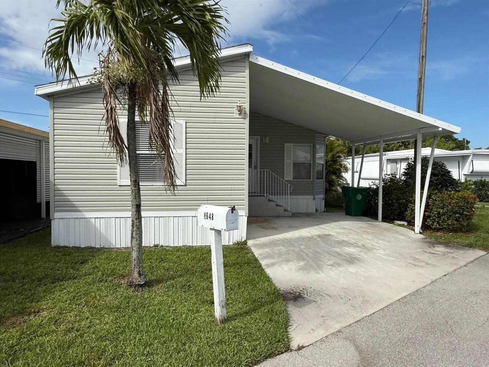 8648 SW 16th Place, Davie, FL 33324