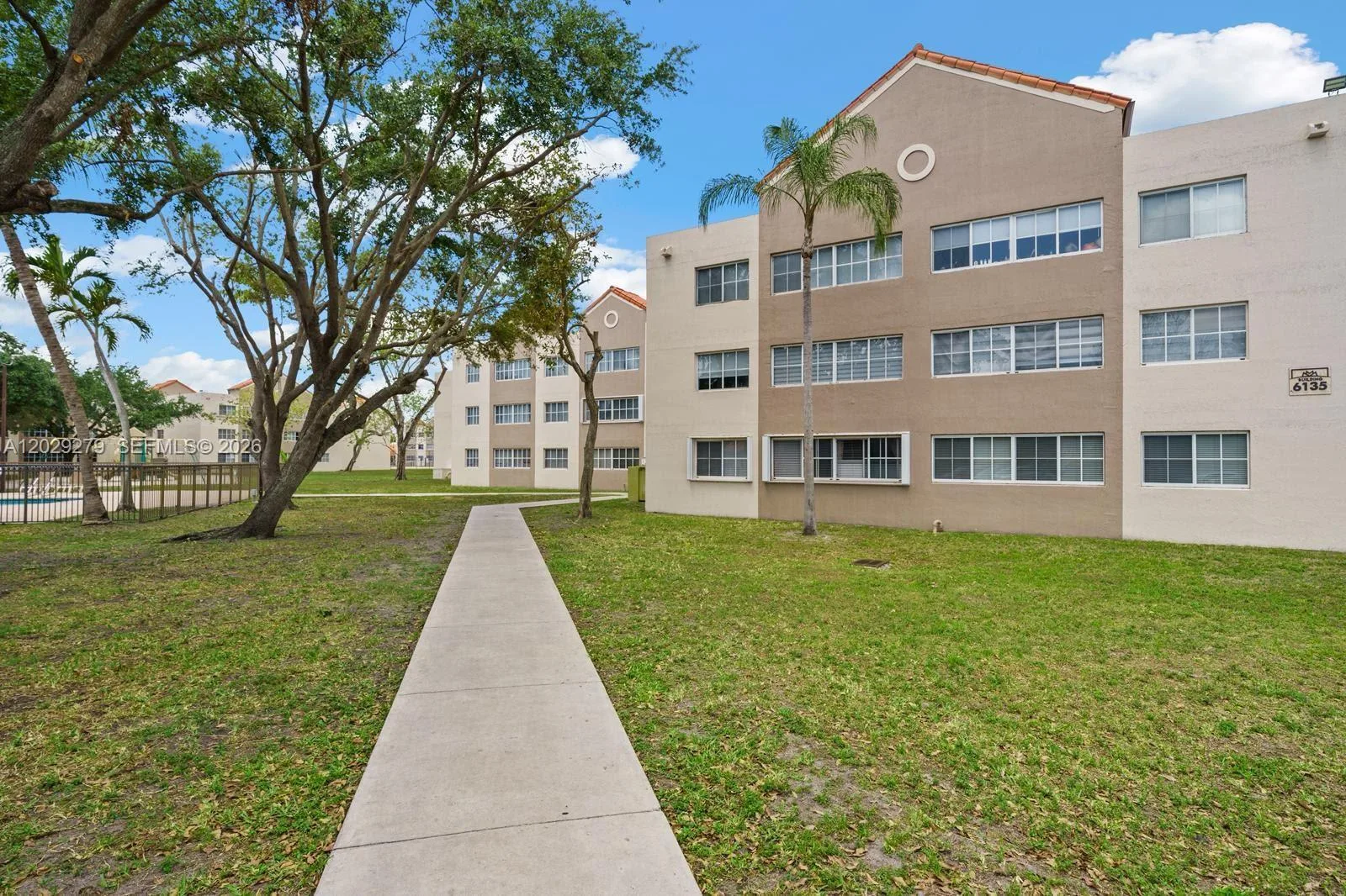 6135 NW 186th St # 202, Hialeah, FL 33015
