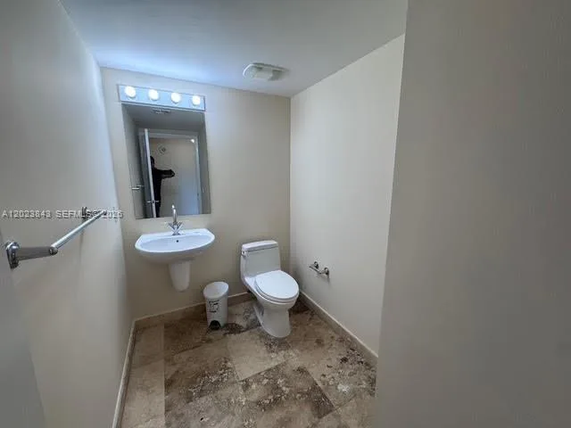 41 SE 5th St # 2411, Miami, FL 33131 photo 6